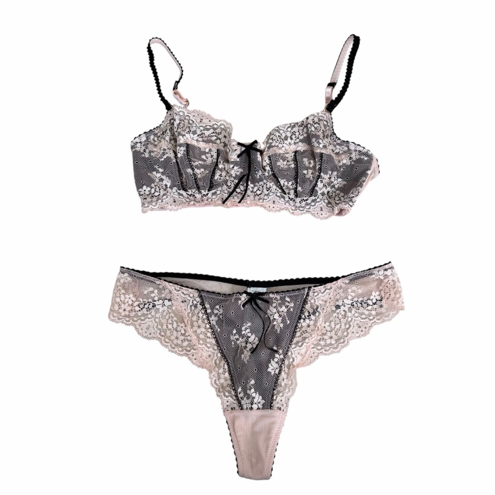 VTG Elle Macpherson Bra & Thong Panties Set 32C Small, Lace, Ribbons, 90s Y2K